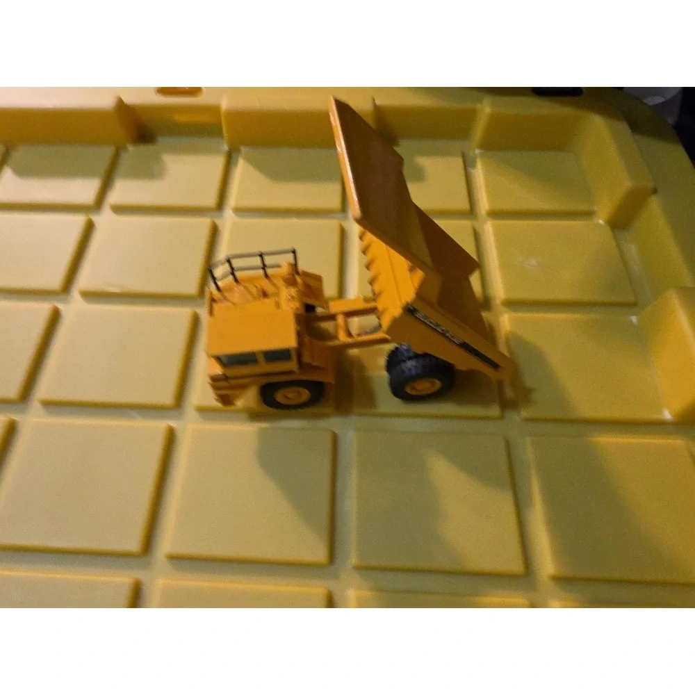 Caterpillar Compact Dumpertruck 1/50‎ ( Vintage JOAL, CAT)